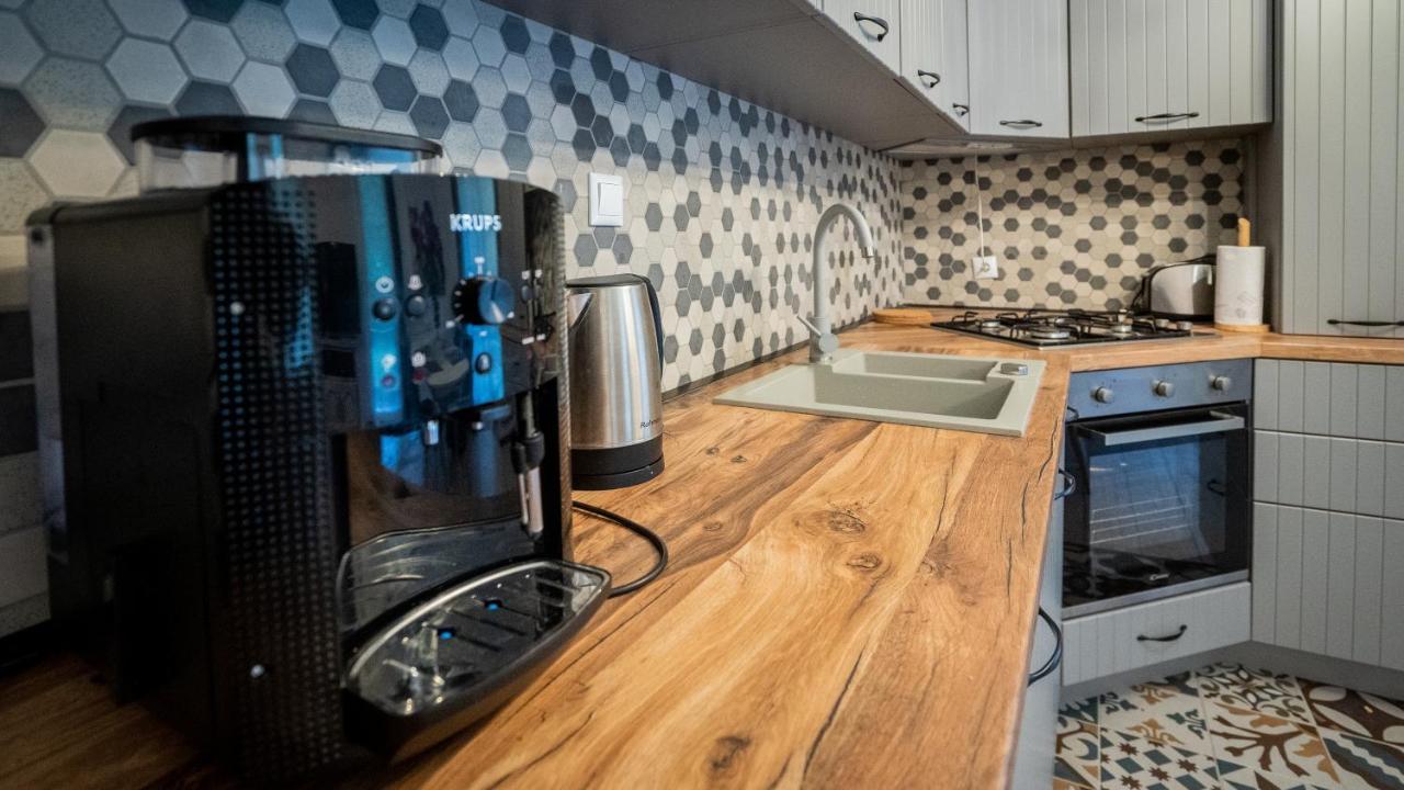 Family Treez Premium Apartments ポイアナ・ブラショフ エクステリア 写真