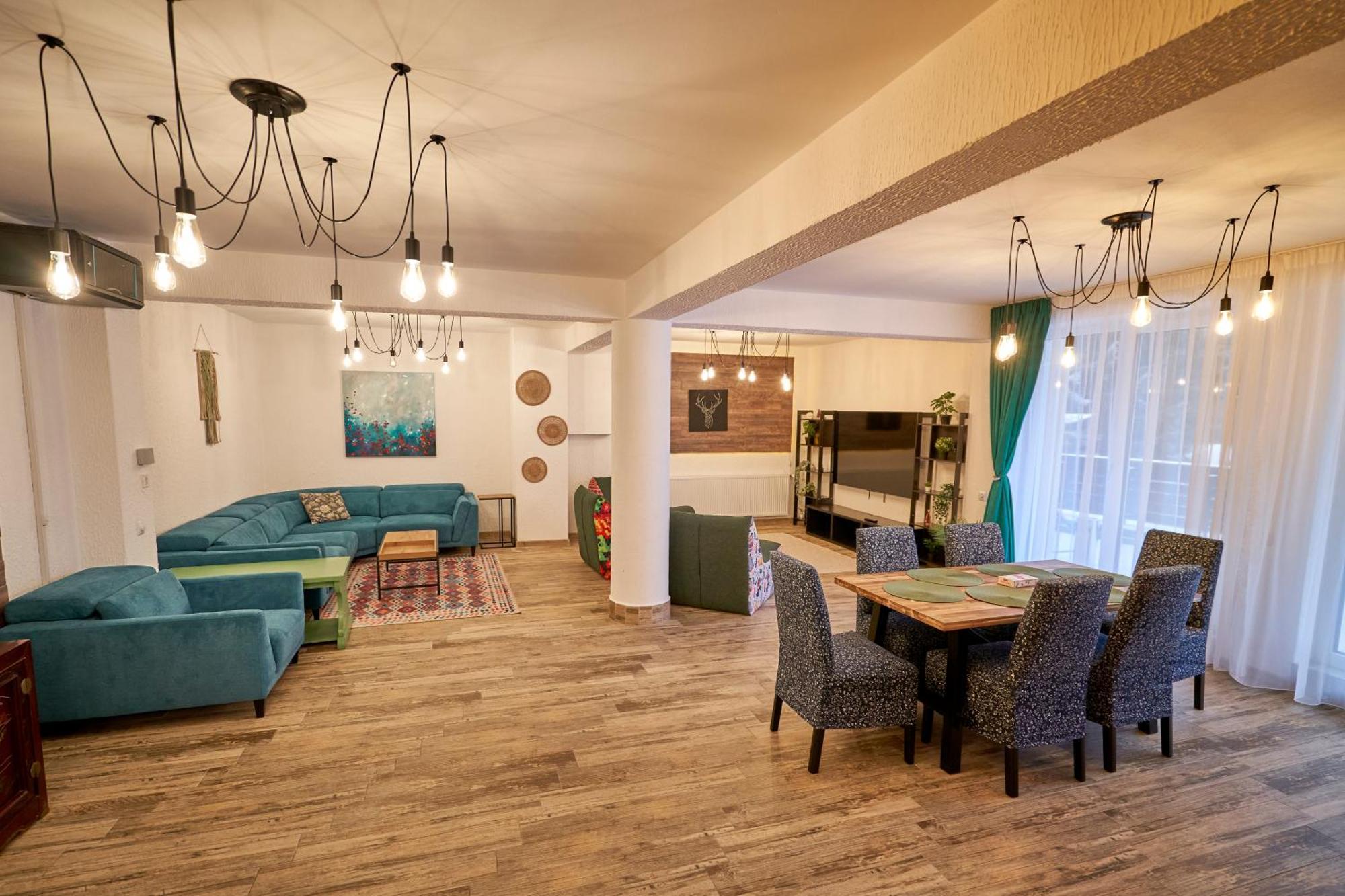 Family Treez Premium Apartments ポイアナ・ブラショフ エクステリア 写真